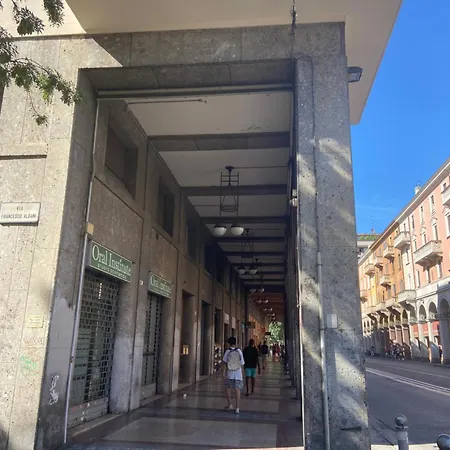 לינה וארוחת בוקר Casa L&r בולוניה