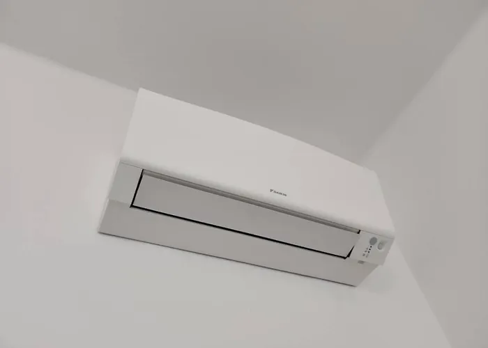 לינה וארוחת בוקר Casa L&r 4*